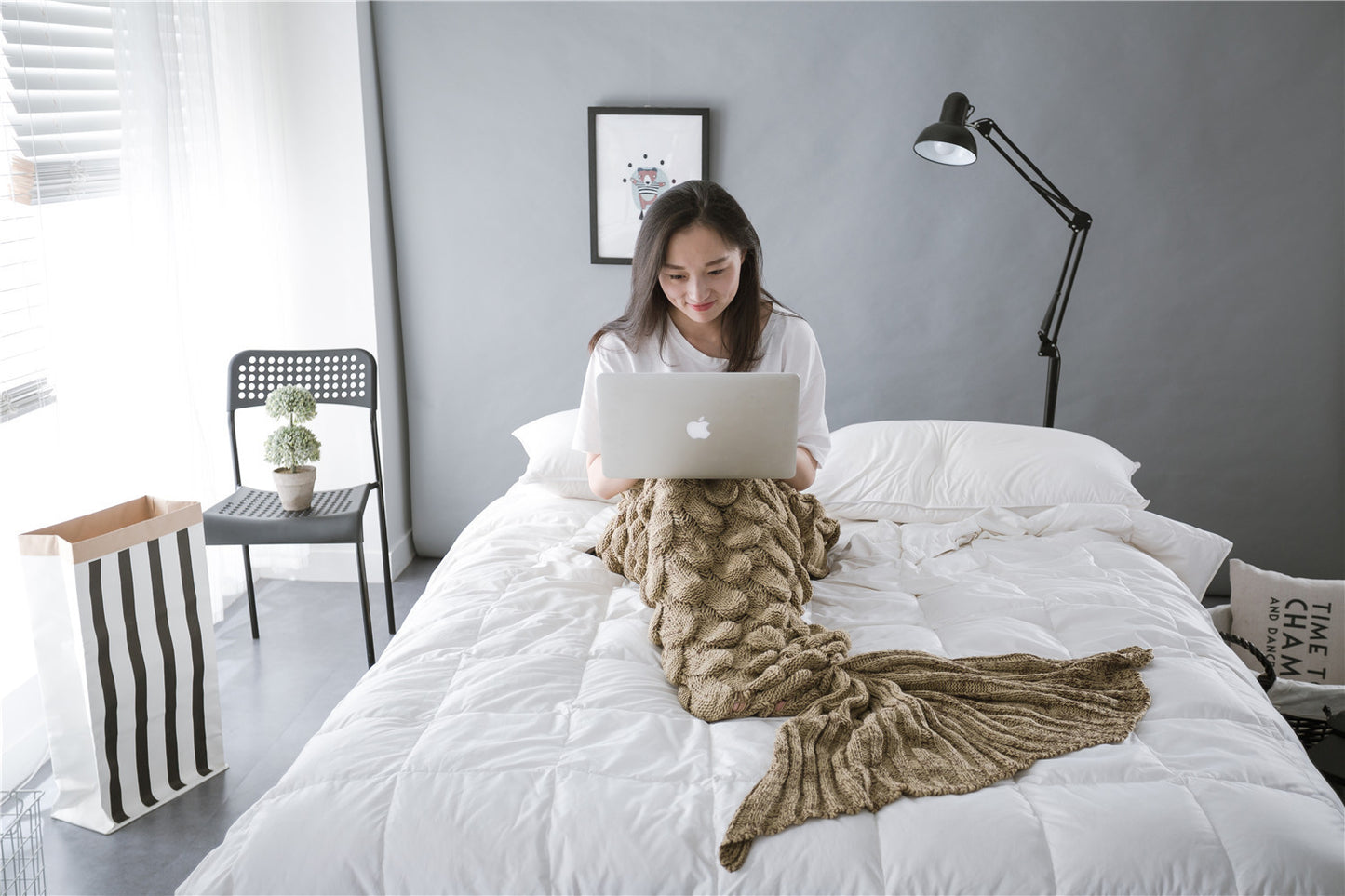 Fish Tail And Fish Scale Knitted Blanket